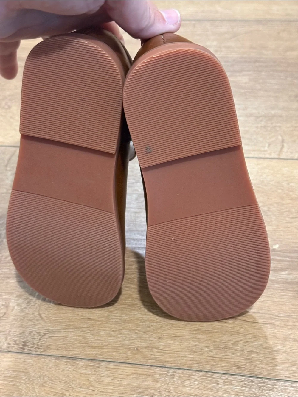 🎀 3/$30🎀 Felix & Flora Brown Scalloped Mary Jane Shoes Size 9 NWOT